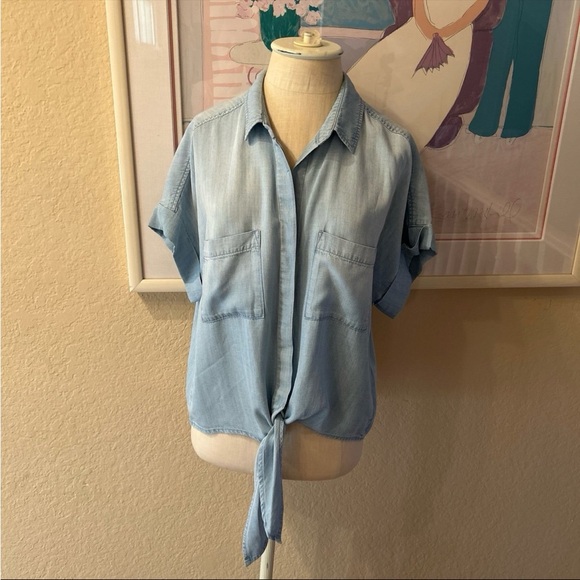 Cloth & Stone Tie-Front Chambray Buttondown Shirt - Picture 3 of 8